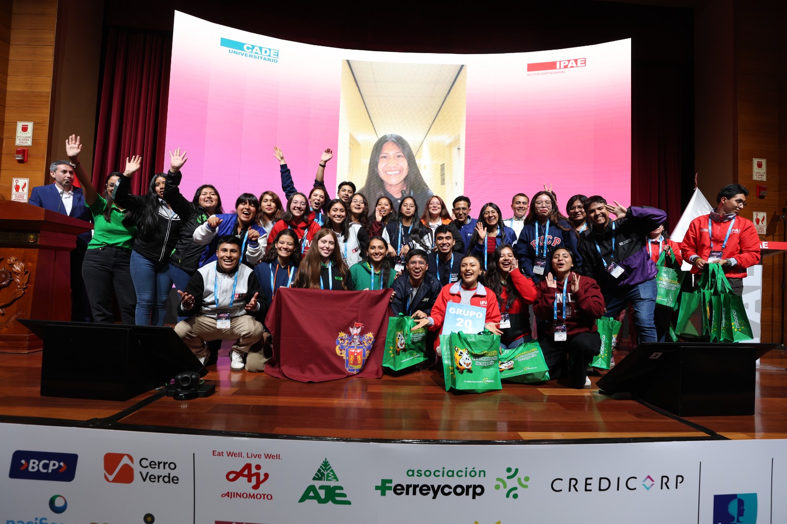 CADE UNIVERSITARIO UPN