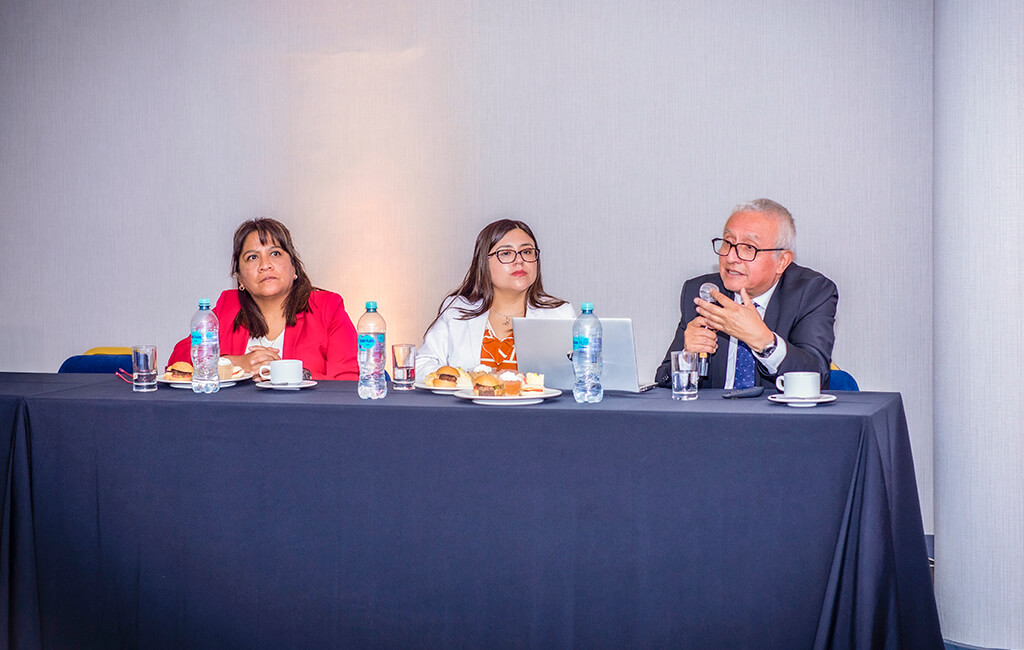 Presentación de la carreras de Medicina Humana y Enfermería en Cajamarca