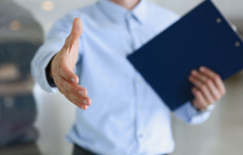 Durante el evento los representantes empresariales expusieron las plazas disponibles en diversas modalidades: prácticas, empleo tiempo completo y tiempo parcial.