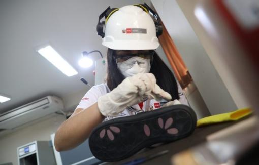 Nuestros estudiantes de Ingeniería Industrial en campus Trujillo brindaron capacitaciones en seguridad y salud a trabajadores del sector manufactura. (Foto: sientetrujillo.com)